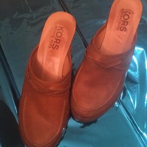 MICHAEL KORS• LEATHER • SHOES-CLOGS •SZ. 8.5.